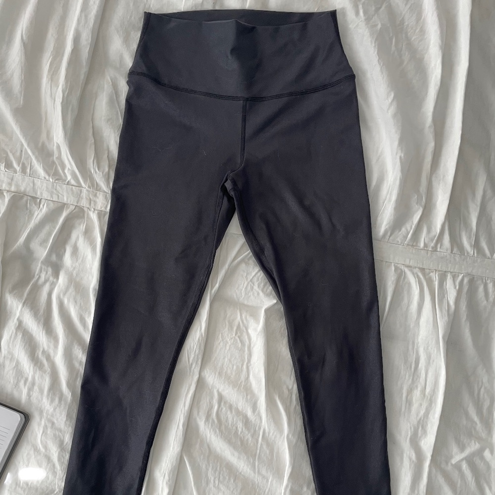 Black Alo Yoga Leggings 7/8 length Airbush